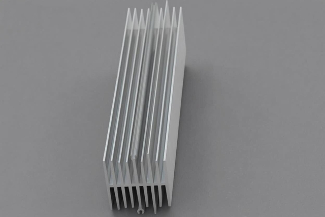 Aluminum extrusion heatsink